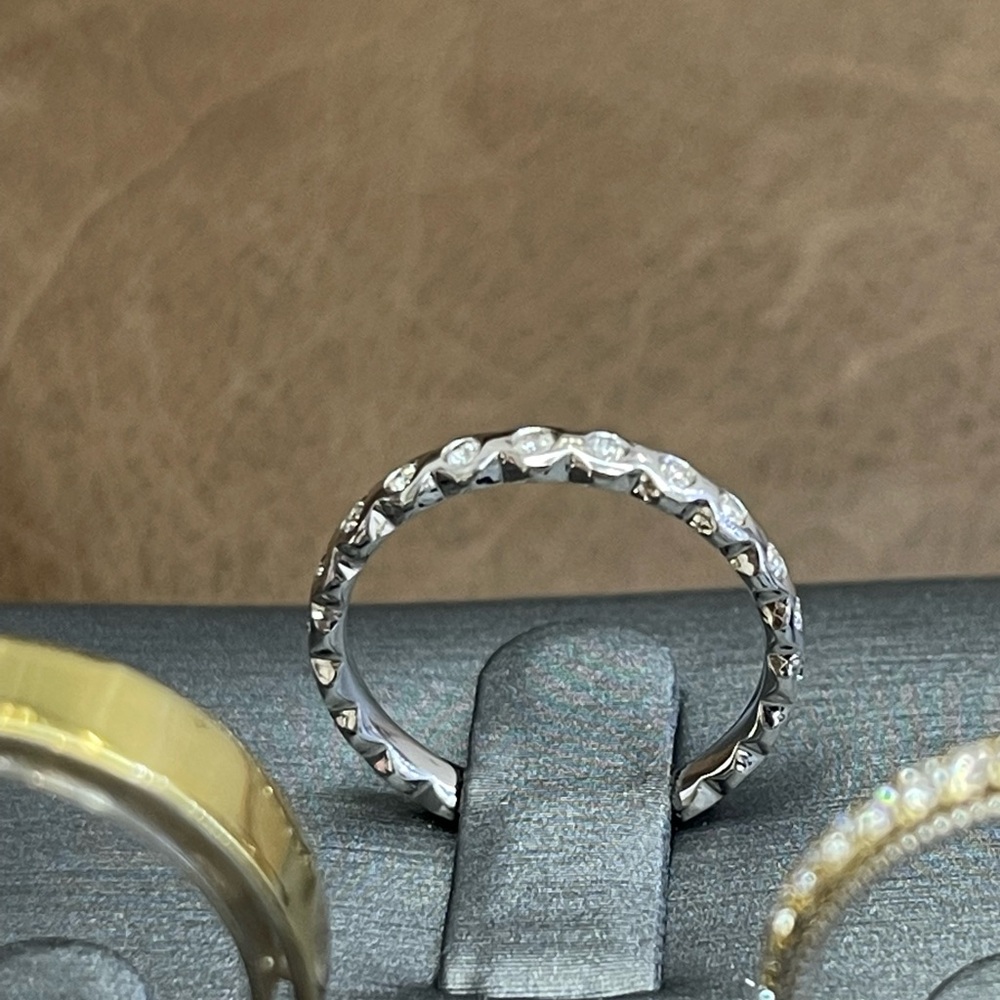 Elegant 14k White Gold Women's Ring